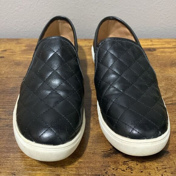 Mountain Sole Black Quilted Slip On Sneakers Size 8 - Picture 2 of 6